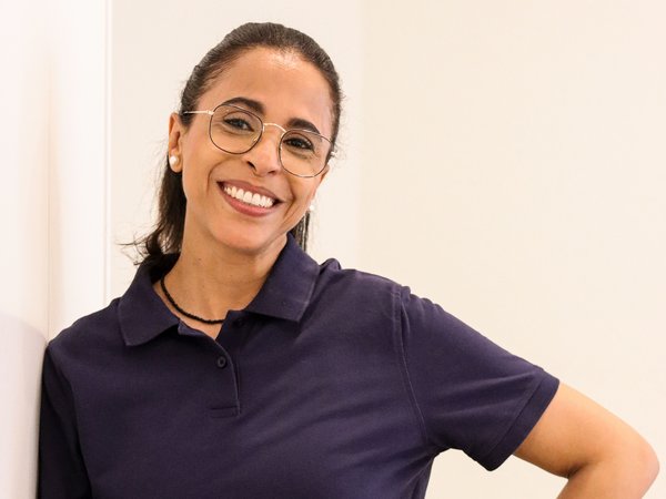 Loubna Bouhlou Zahnmedizinische Prophylaxeassistentin Loubna Bouhlou Zahnmedizinische Prophylaxeassistentin